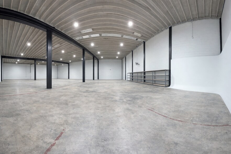 More Photos Of 11441 SW 208th Dr, Miami Warehouse For Lease