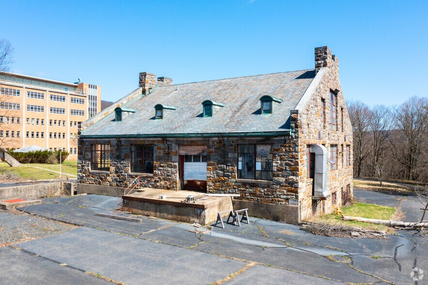 More Photos Of 101 Broad St, Ashland Hospital For Sale