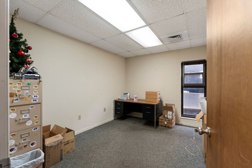 More Photos Of 112 Old Mill Rd, Cartersville Research And Development For Sale