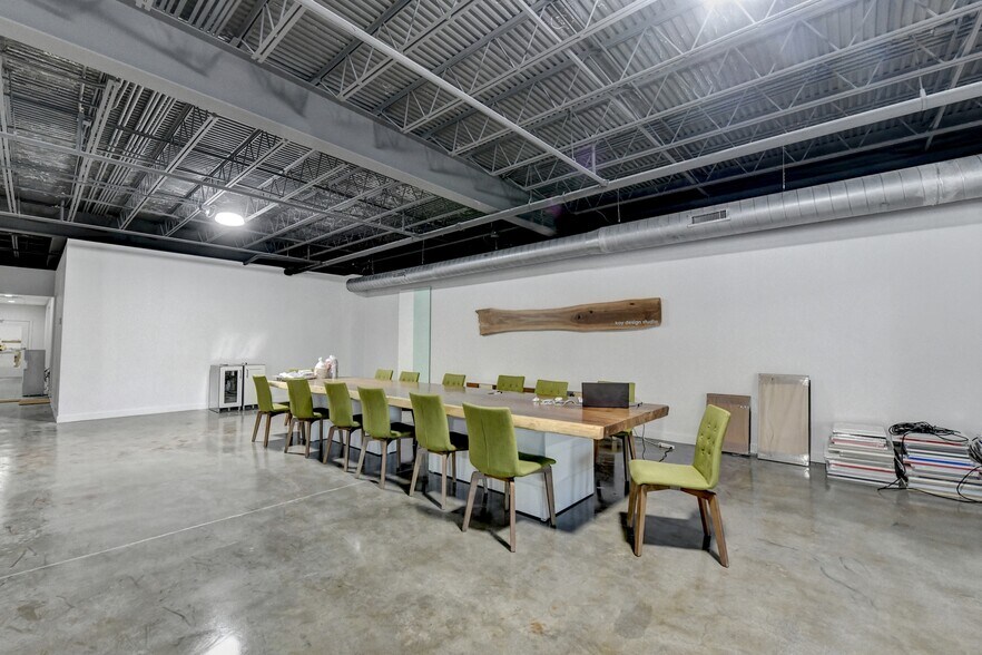 More Photos Of 4784 Cantrell Rd, Flowery Branch Warehouse For Sale