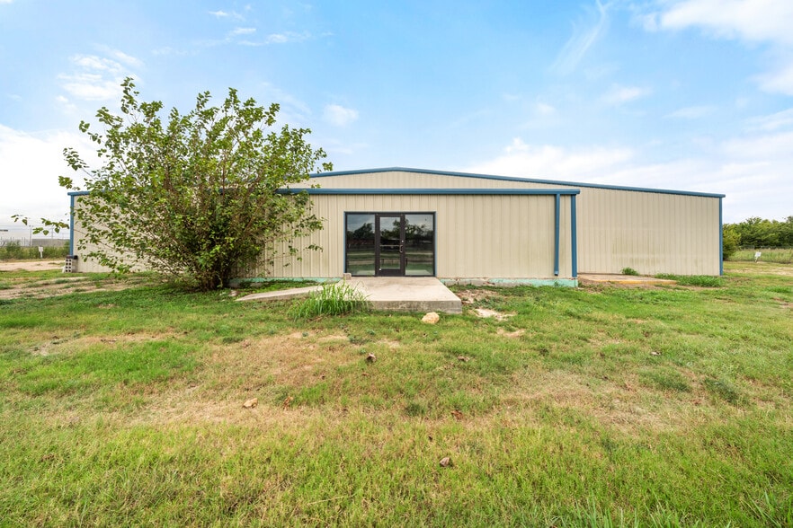 Primary Photo Of 1403 W Welch St, Taylor Warehouse For Sale