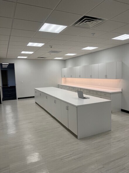 More Photos Of 2985 S Ridge Rd, Green Bay Medical For Sale