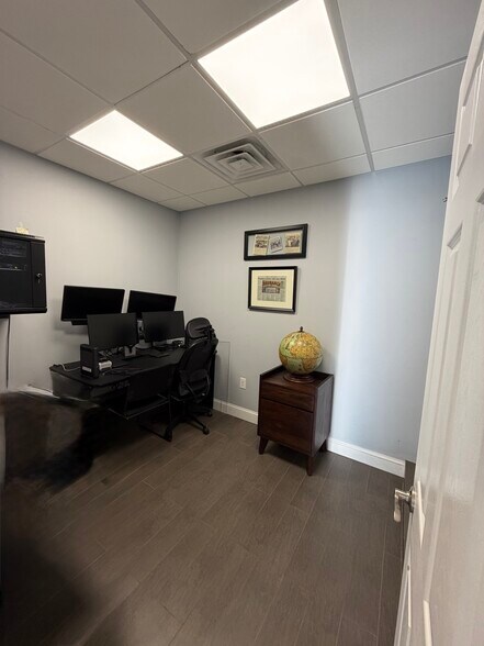 More Photos Of 52-54 W Main St, Bogota Storefront Retail Residential For Lease