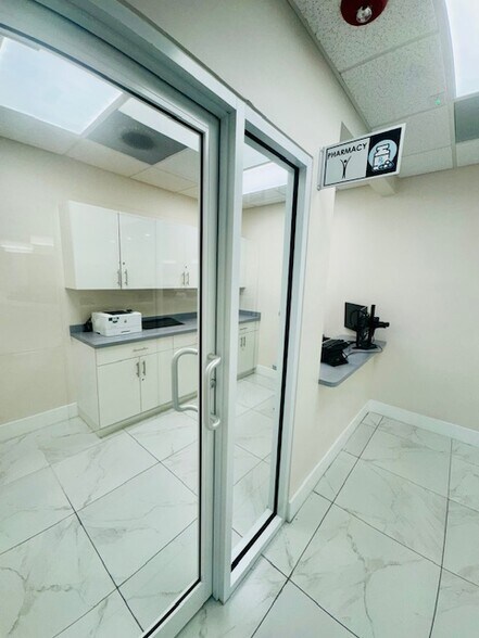 More Photos Of 701-711 NW 27th Ave, Miami Storefront Retail Office For Lease