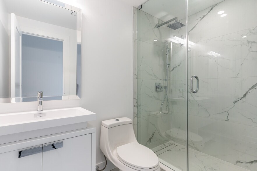 More Photos Of 15 Burrard Rd, Toronto Apartments For Sale