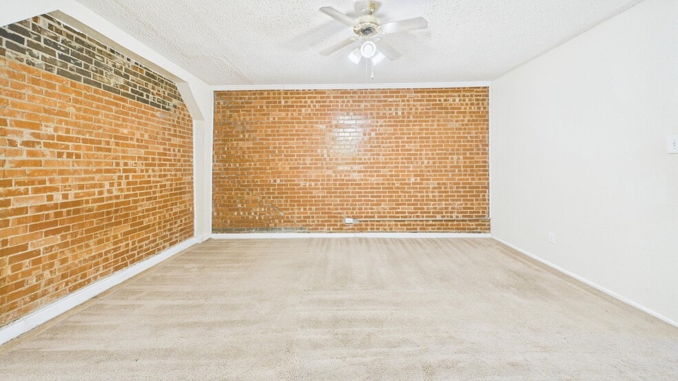 More Photos Of 2123 15th St, Lubbock Apartments For Sale