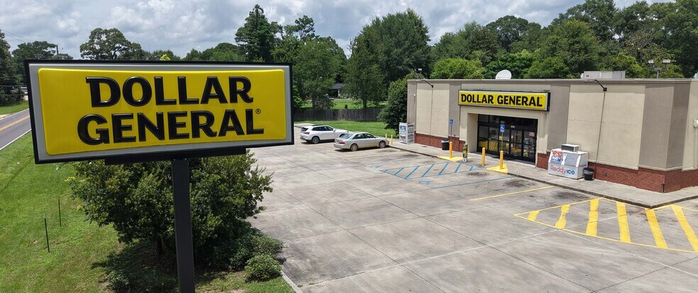 Primary Photo Of 1313 Carterville Rd, Petal Freestanding For Sale