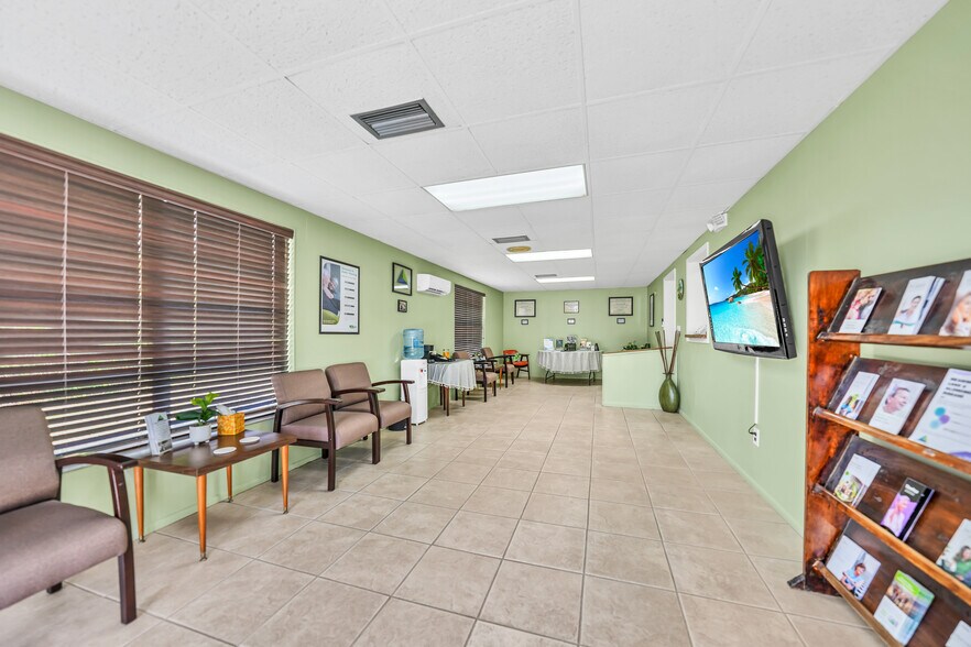 More Photos Of 303 E Gibson St, Arcadia Medical For Sale