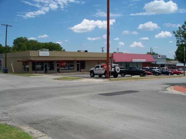 More Photos Of 101 E Lamar St, McKinney Unknown For Lease