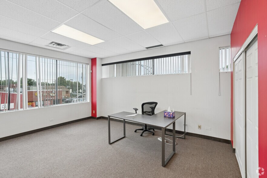 More Photos Of 4425 W 63rd St, Chicago Office For Lease