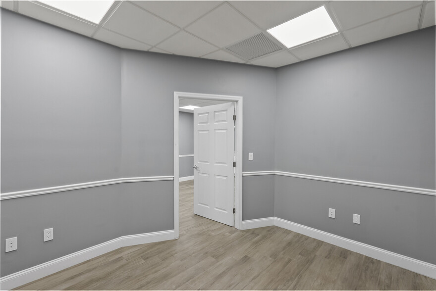 More Photos Of 1011-1039 NW 31st Ave, Pompano Beach Manufacturing For Lease