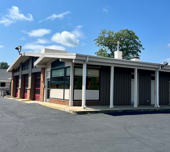 More Photos Of 5 S Madison St, Oswego Storefront Retail Office For Sale
