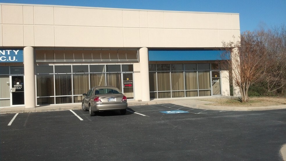 More Photos Of 190 Aviation Plz, Hot Springs National Park Office For Lease