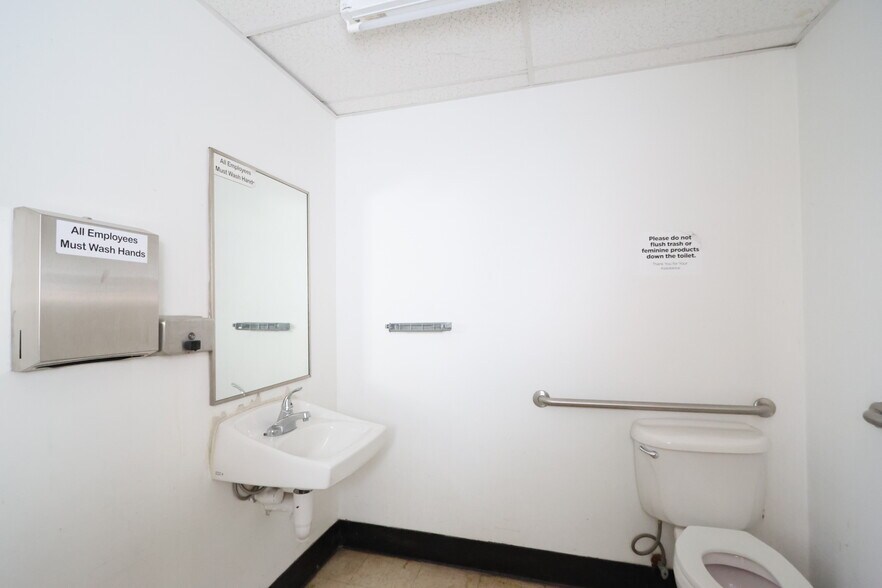 More Photos Of 215 Sandusky St, Plymouth General Retail For Lease