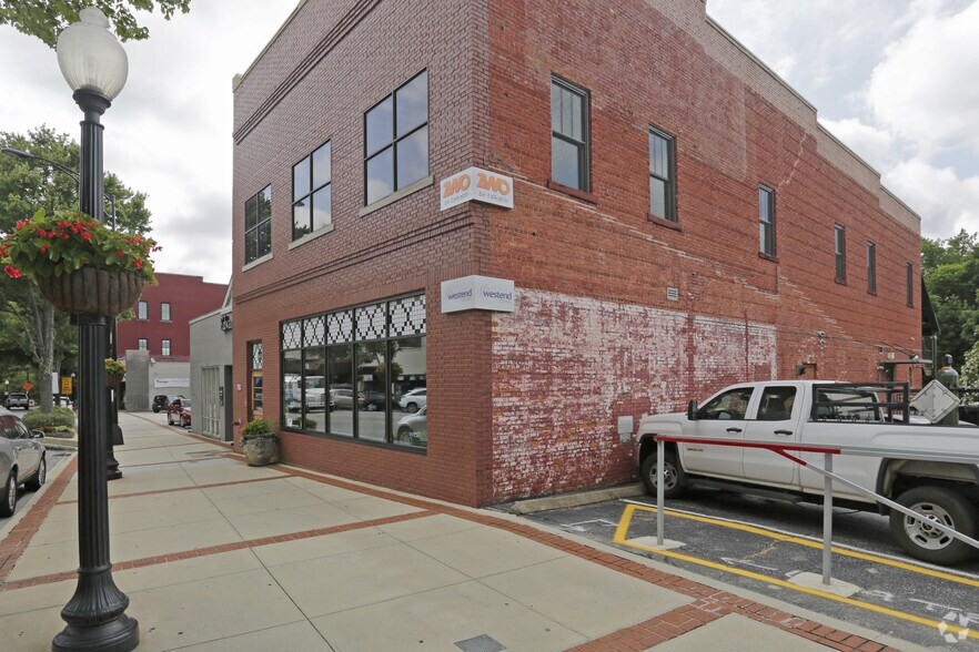 More Photos Of 655 S Main St, Greenville Loft Creative Space For Lease