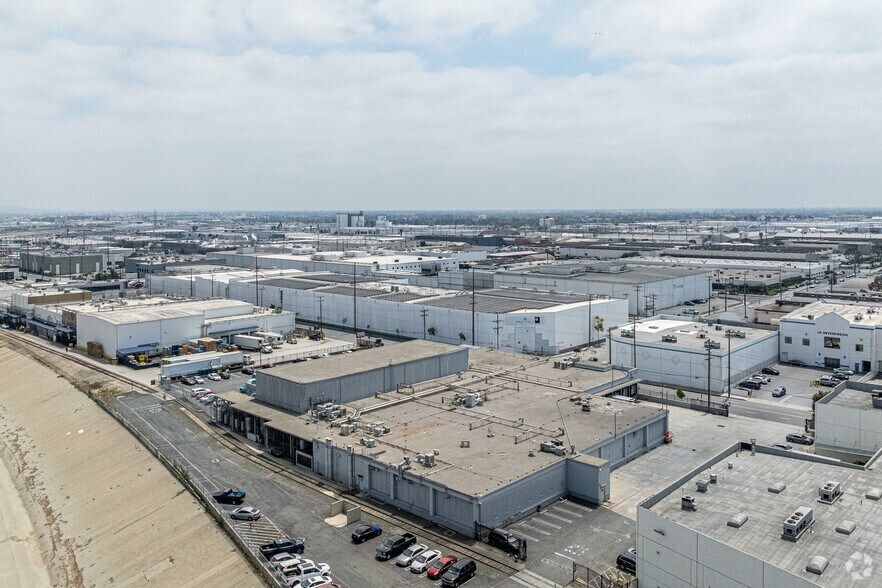 More Photos Of 3305 E Vernon Ave, Vernon Refrigeration Cold Storage For Sale