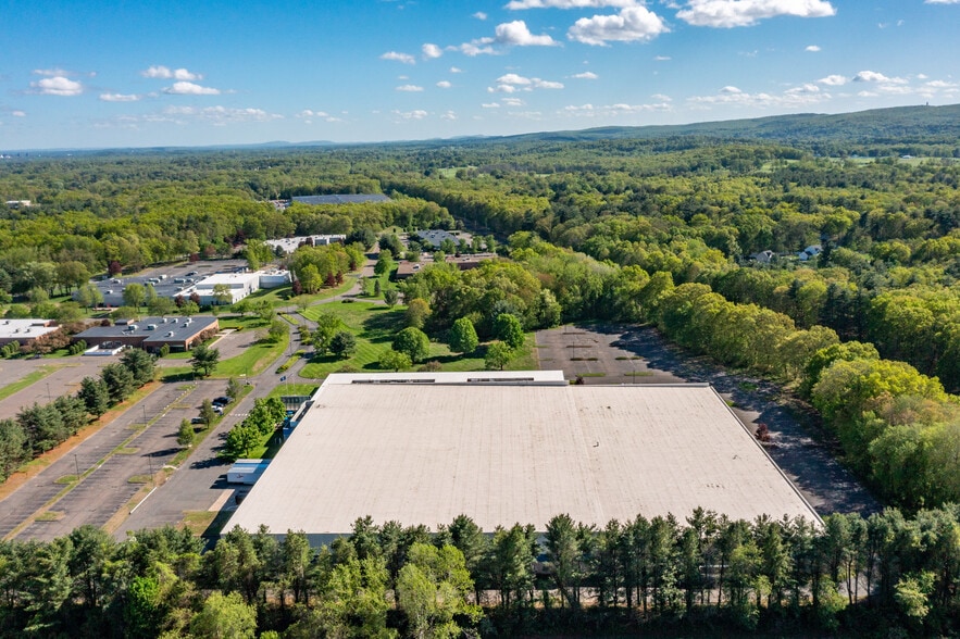 More Photos Of 212 W Newberry Rd, Bloomfield Manufacturing For Sale