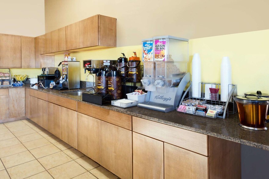 More Photos Of 1757 N US Highway 71, Carroll Hotel For Sale