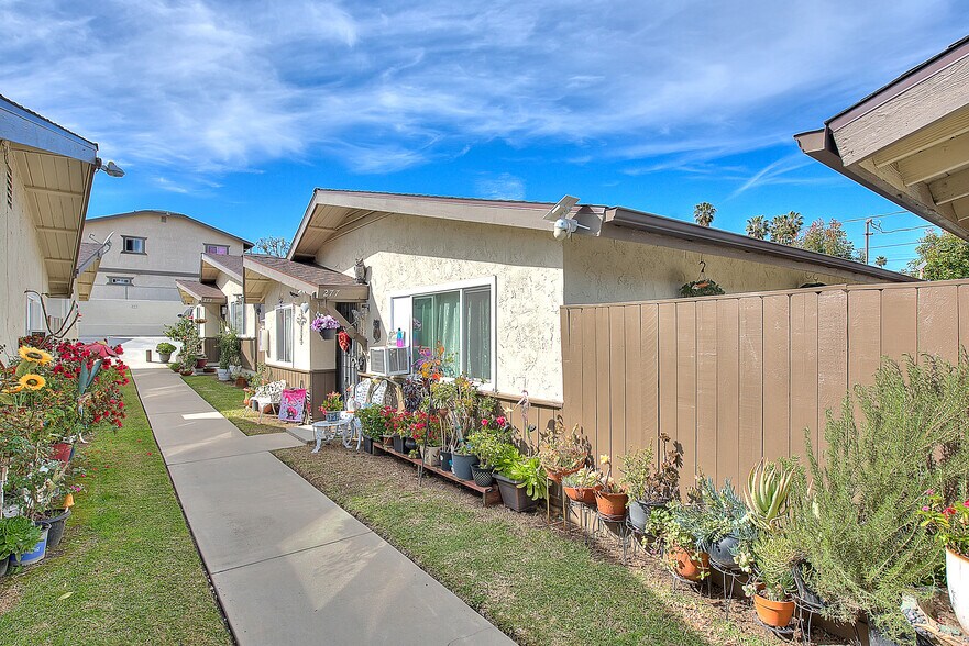 More Photos Of 275-299 Monte Vista St, La Habra Apartments For Sale