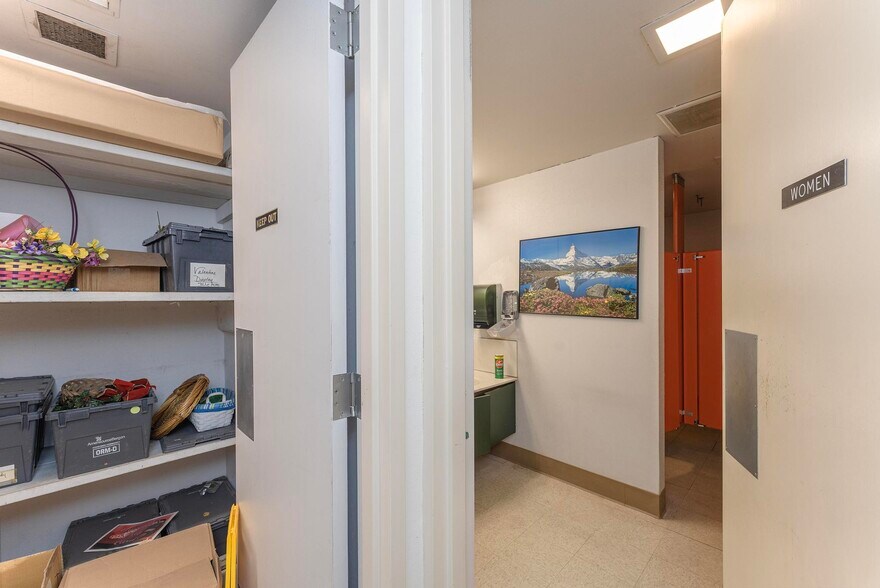 More Photos Of 499 Alvarado St, Monterey Freestanding For Sale