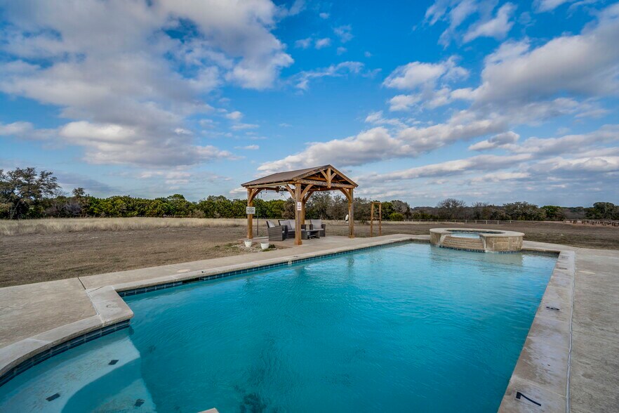 More Photos Of 3199 County 2730 Rd, Glen Rose Lodge Meeting Hall For Sale