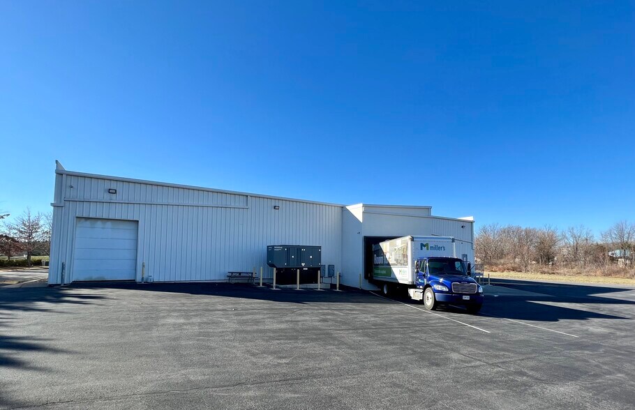 More Photos Of 161 Commonwealth Ct, Winchester Flex For Sale