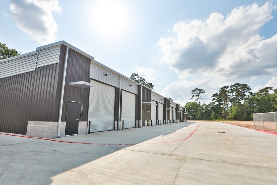More Photos Of 12402 Malcomson Rd, Houston Self Storage For Sale