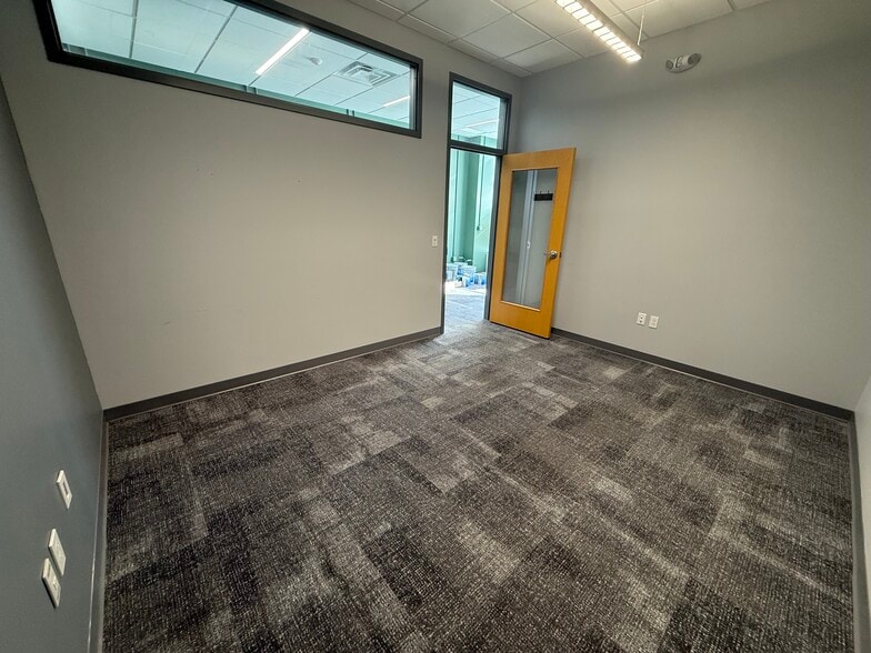 More Photos Of 2212 Murray Ave, Pittsburgh Apartments For Lease