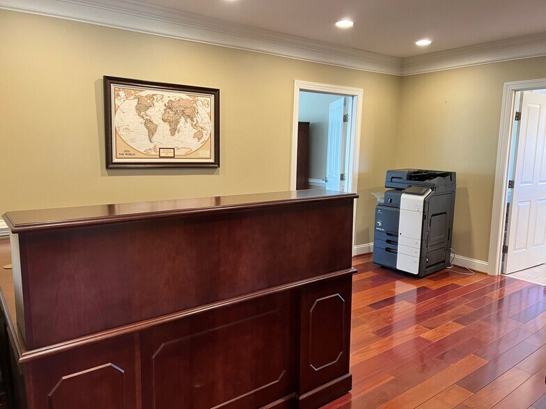 More Photos Of 205 Graves Mill Rd, Lynchburg Office For Lease