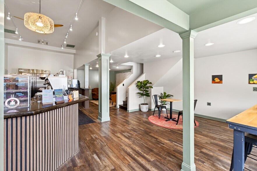More Photos Of 33 Elm St, East Aurora Restaurant For Sale