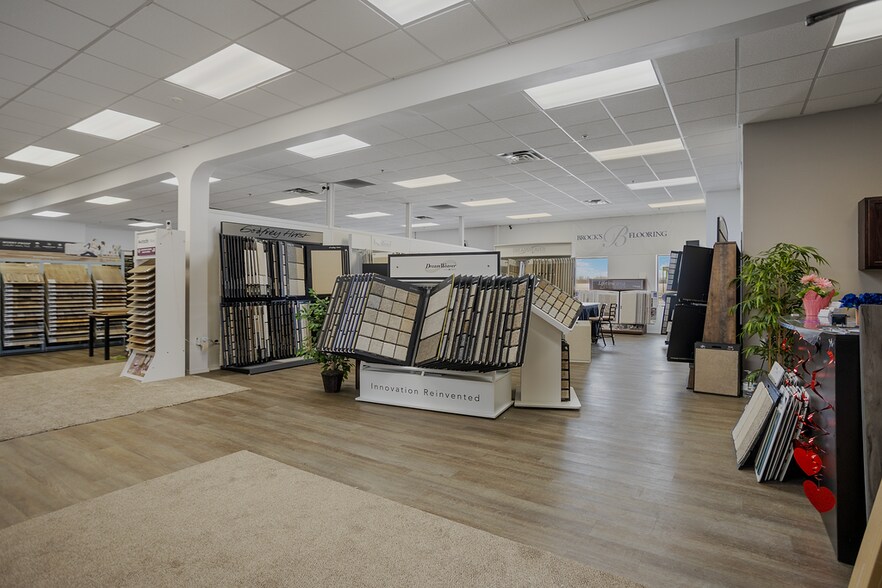 More Photos Of 2401 Highway 13 W, Burnsville Warehouse For Sale