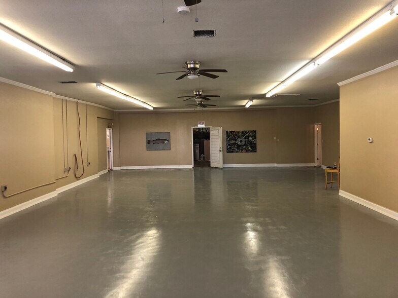 More Photos Of 400 Herman St, Pensacola Industrial For Lease