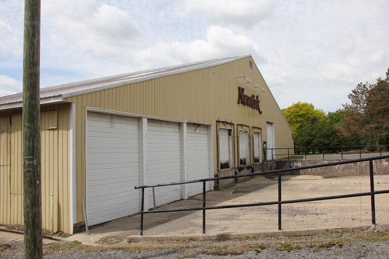 More Photos Of 609-621 E Maple Ave, Newark Light Manufacturing For Lease