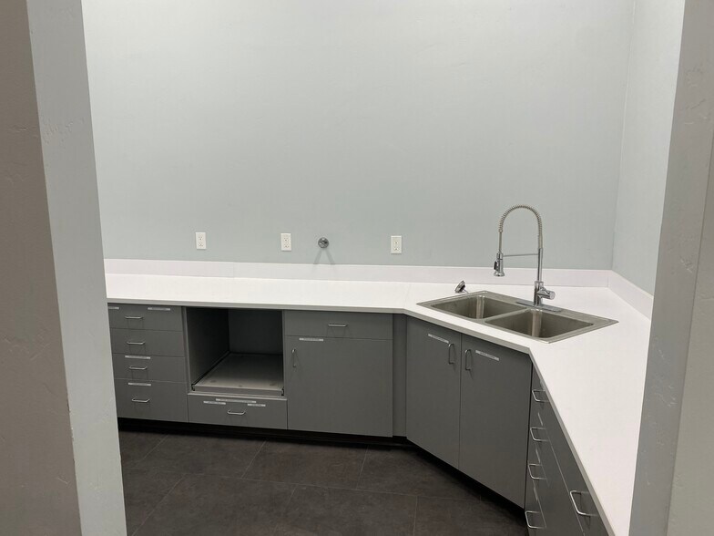 More Photos Of 818 Grand Ave, Glenwood Springs Medical For Sale