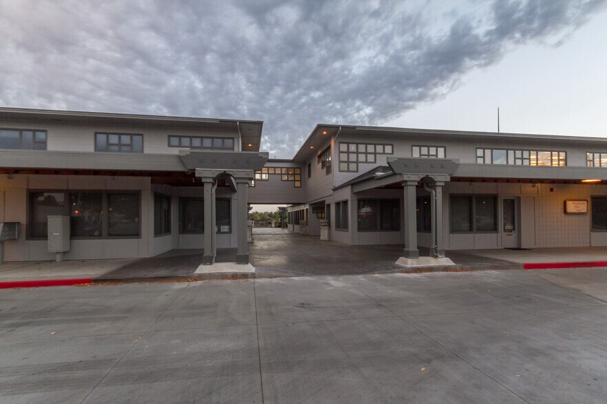 More Photos Of 3050-3250 N Lakeharbor Ln, Boise Loft Creative Space For Lease