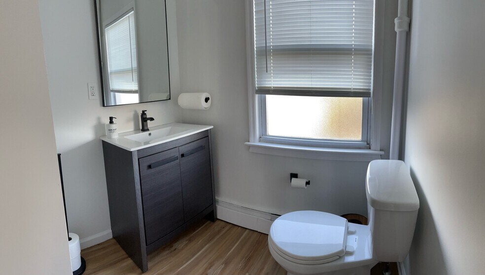 More Photos Of 22 S Maryland Ave, Port Washington Medical For Lease