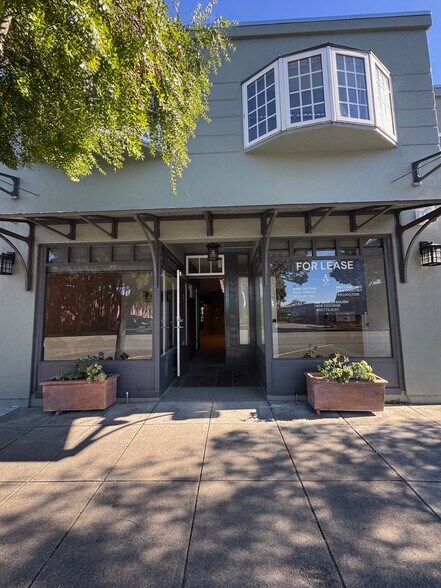 More Photos Of 637 Main St, Half Moon Bay Office For Lease