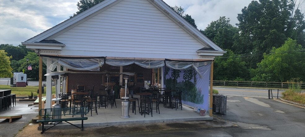 More Photos Of 238 W Main St, Abingdon Storefront Retail Office For Lease