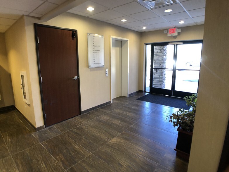 More Photos Of 1940 E Thunderbird Rd, Phoenix Medical For Lease