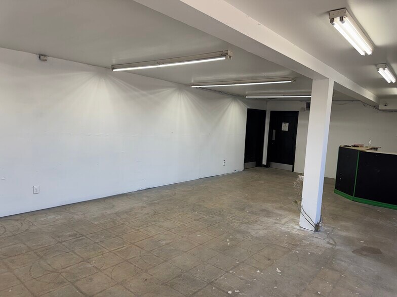 More Photos Of 1210 S El Paso St, Colorado Springs Warehouse For Lease