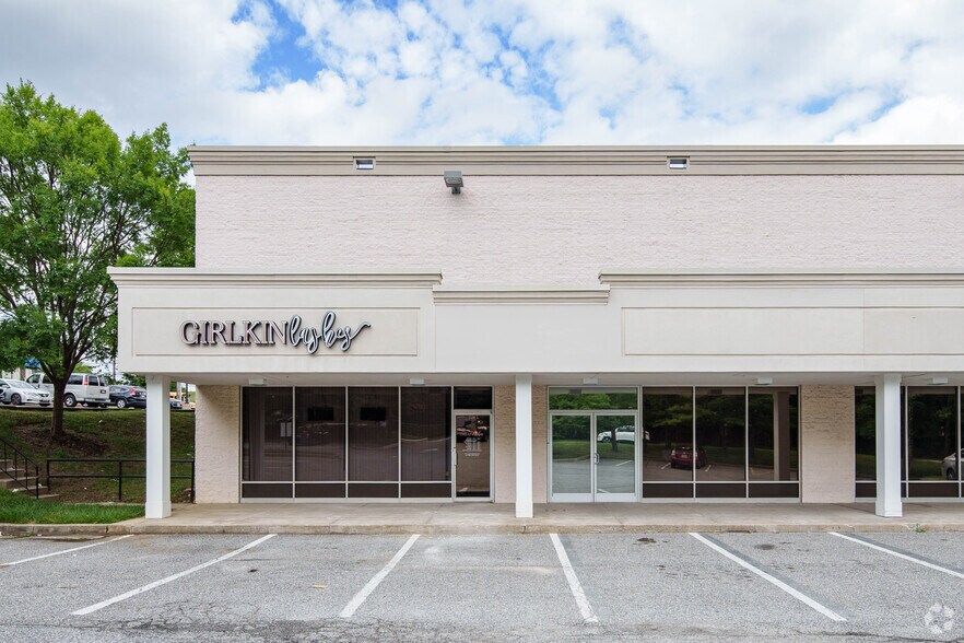 More Photos Of 1510 Reisterstown Rd, Pikesville Drugstore For Lease