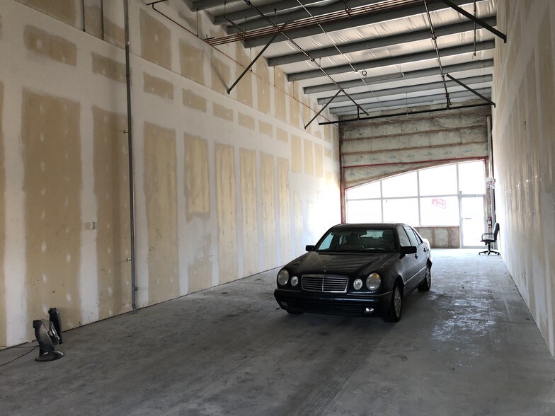 More Photos Of 10780 180 St NW, Edmonton Flex For Sale