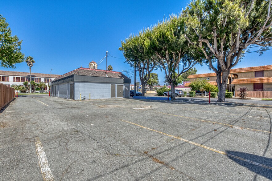 More Photos Of 729 S Main St, Salinas Office For Sale