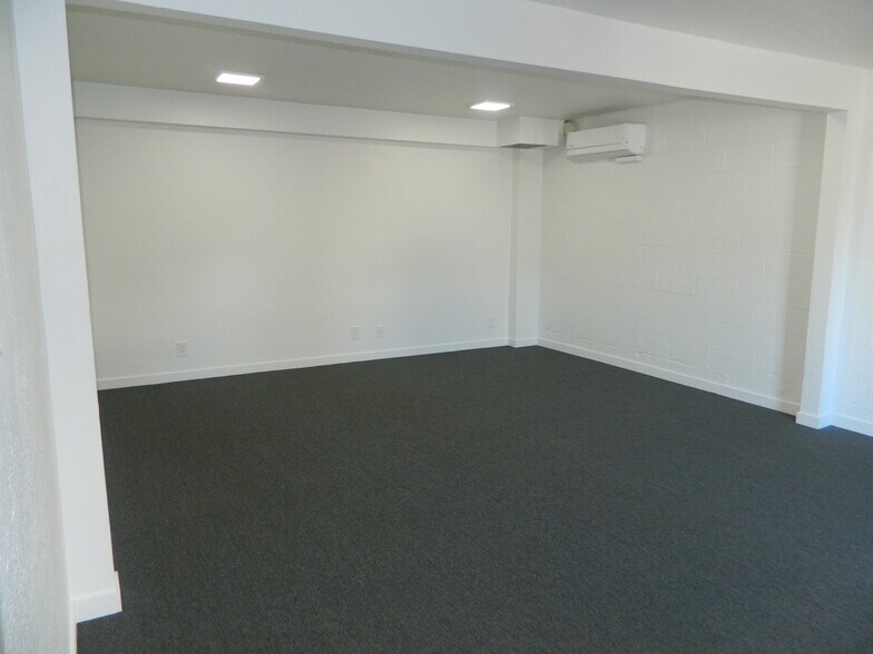 More Photos Of 1336 N Carolan Ave, Burlingame Warehouse For Lease