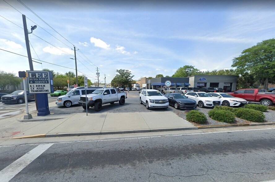 More Photos Of 300 W Hill, Valdosta Auto Dealership For Sale