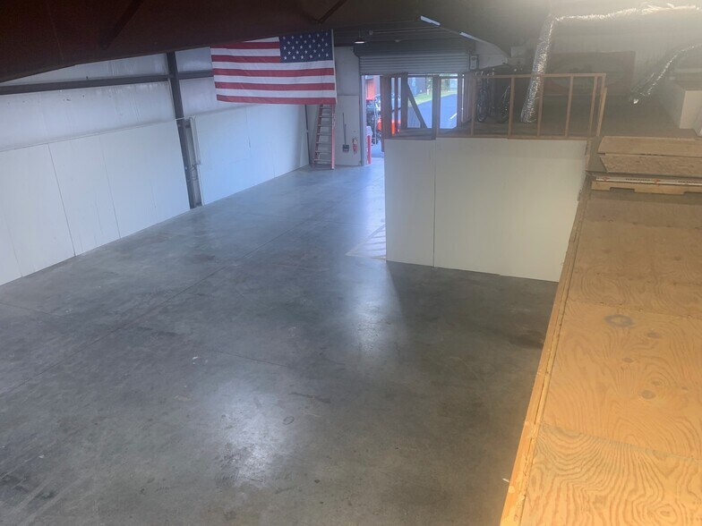 More Photos Of 741 Harry McCarty Rd, Bethlehem Light Distribution For Lease