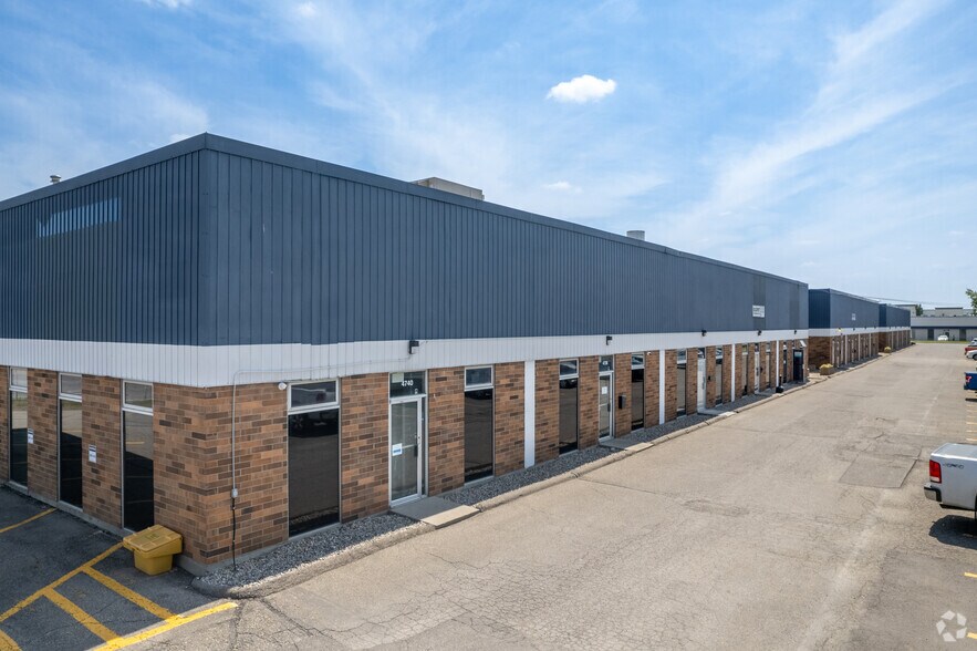 More Photos Of 4710-4760 14th St NE, Calgary Warehouse For Lease