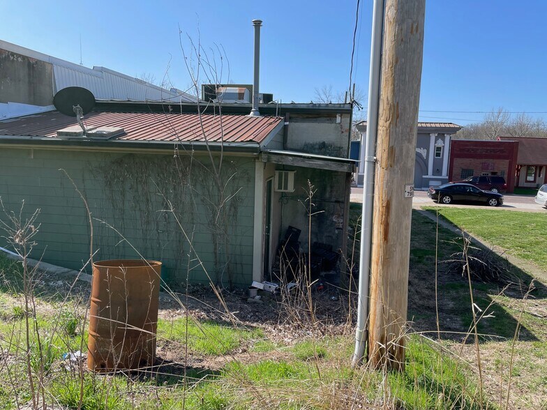 More Photos Of 110 E Main St, Bunceton Restaurant For Sale