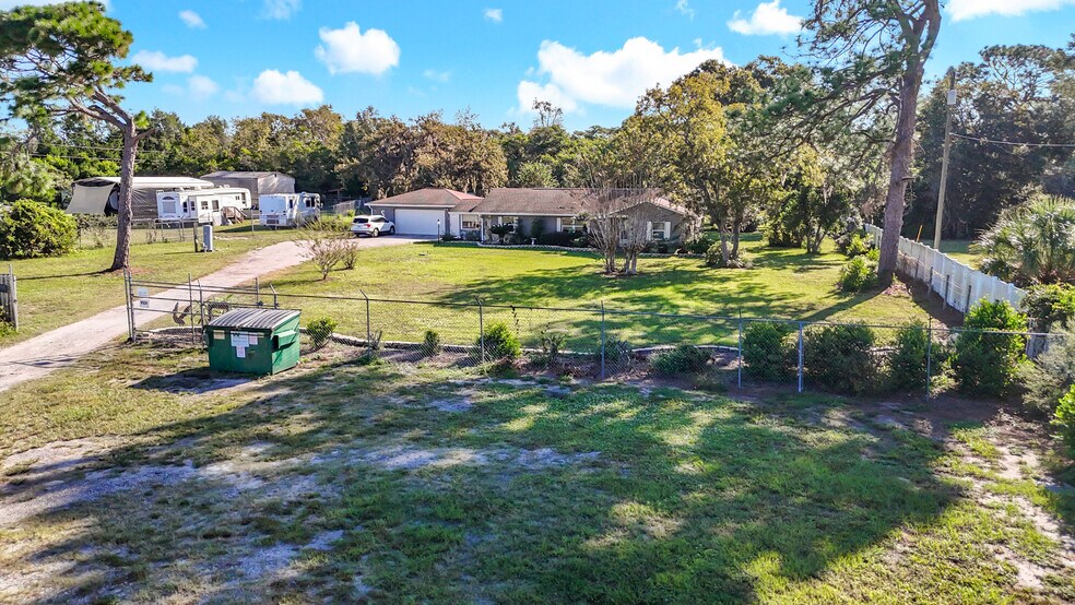 More Photos Of 16924 Shady Hills Rd, Spring Hill Auto Repair For Sale