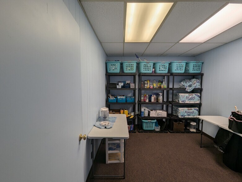 More Photos Of 8202-8226 N University St, Peoria Light Distribution For Lease